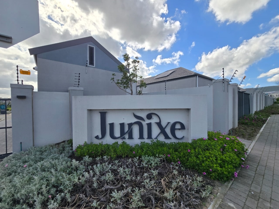 To Let 3 Bedroom Property for Rent in Burgundy Estate Western Cape